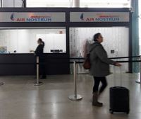 Doce vuelos cancelados en los aeropuertos de Hegoalde por la huelga de Air Nostrum