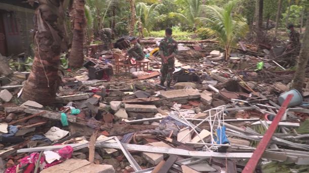 Devastación en Indonesia tras el tsunami