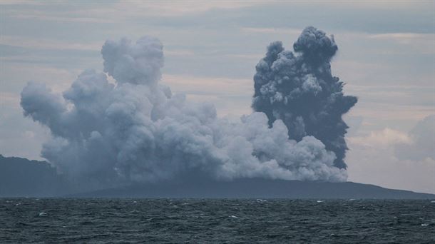El volcán Anak Krakatoa. Foto: EFE