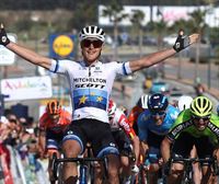 Fuglsang se lleva la Vuelta a Andalucía tras última etapa dominada por Trentin