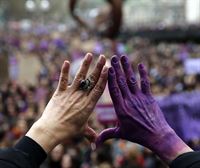 Abortu legearen erreforma onartu du Espainiako Gobernuak, emakumeei sexu eskubide gehiago aitortuta