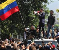 Guaidok Leopoldo Lopez askatu, eta kolpe militarra deitu du Maduroren aurka