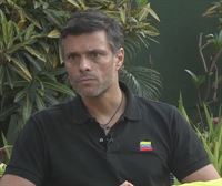 Maduroren hurbilekoek boterea utzi dezan nahi dutela ziurtatu du Leopoldo Lopezek