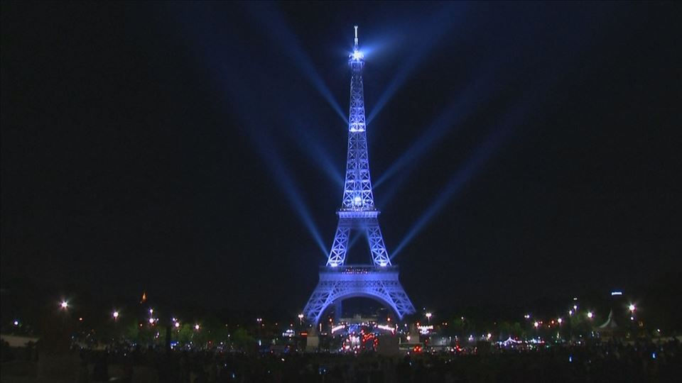 El impactante show de luces de la Torre Eiffel en Las Vegas – AVENTURA  AMERICANA