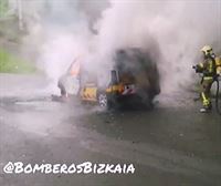 Incendio de una furgoneta en la N-240, en Zeanuri