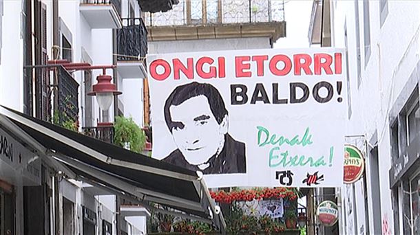 Una pancarta en una calle de Hernani (Gipuzkoa).
