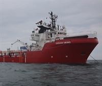 El barco 'Ocean Viking' rescata a 175 personas en el mar y espera un puerto