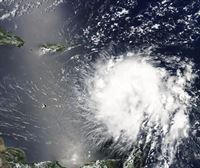 La tormenta tropical Dorian gana fuerza mientras se acerca a Puerto Rico 