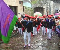 El Ayuntamiento muestra 'respeto' al manifiesto de jóvenes del alarde tradicional