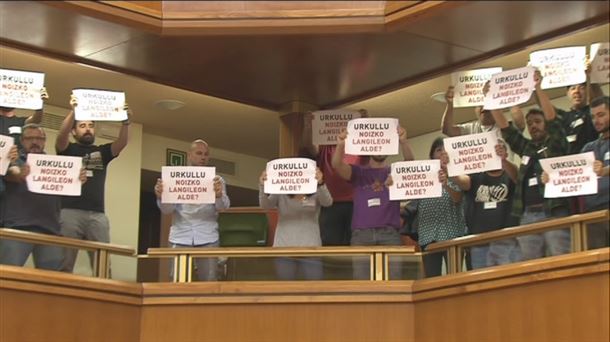 Protest in the Basque Parliament