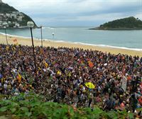 Miles de personas marchan en Donostia contra la sentencia del 'procés'
