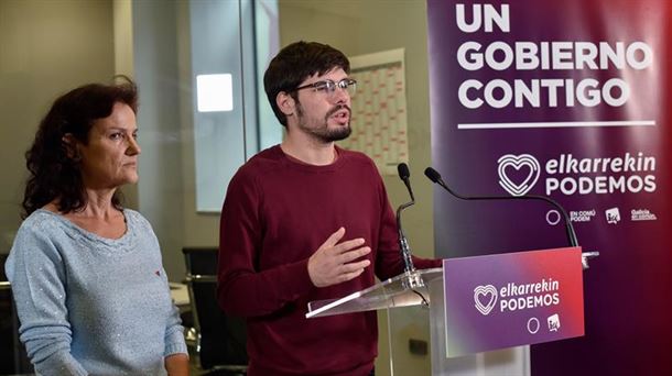 Podemos Euskadiko eta Ezker Anitza-IUko arduradun nagusiak prentsaurrekoan