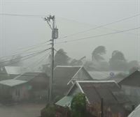 Miles de evacuados ante la llegada del tifón Kammuri al oeste de Filipinas