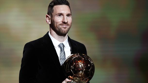 Messi con el Balón de Oro en 2019. Foto: EFE
