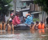 Al menos 21 muertos tras las fuertes inundaciones que asolan Indonesia