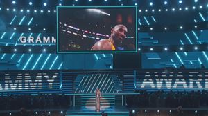 Alicia Keys y los Grammy recuerdan a Kobe Bryant