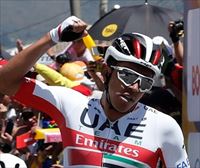 Juan Sebastián Molano gana al esprint la cuarta etapa del UAE Tour, y Evenepoel sigue líder