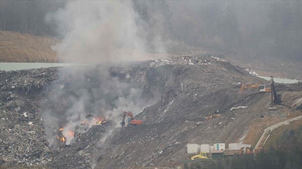 Los incendios en el vertedero de Zaldibar provocaron la expansión de dioxinas y furanos.