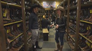 Plan texano con David: centro de tiro, tienda cowboy y hamburguesa de búfalo 