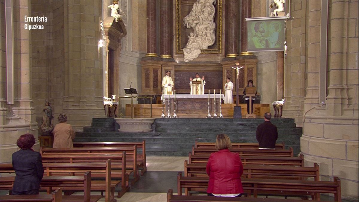 Vídeo: El confinamiento deja vacías las iglesias; los dioses ...