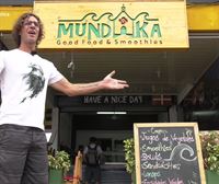 ¿Qué hace un surfero de Getxo con un bar llamado Mundaka en Costa Rica?