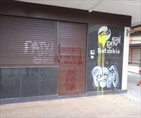 Nuevas pintadas de apoyo a Patxi Ruiz en cinco batzokis y una sede del PSE-EE