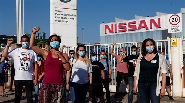 Protesta contra el cierre de Nissan en el exterior de la planta de Barcelona.