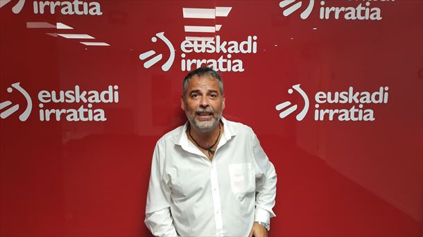 Paul Bilbao, en los estudios de Euskadi Irratia. 