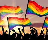 Alemaniako Eliza katolikoak bikote homosexualak bedeinkatuko ditu 2026tik aurrera