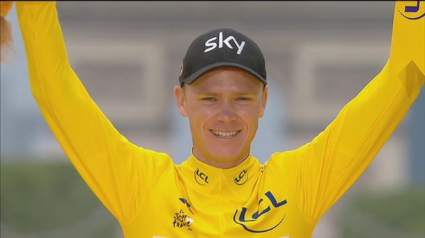 Chris Froome, de amarillo, en el podium del Tour de Francia