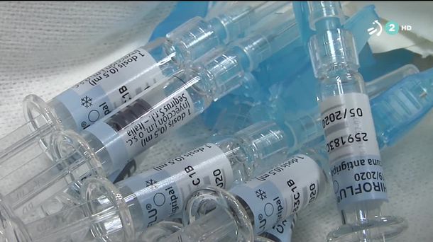 Campaña de vacunación contra la gripe marcada por la pandemia de COVID-19