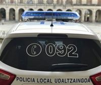 La Policía Local multa a un vehículo colocado en la calle por el propio Ayuntamiento de Vitoria