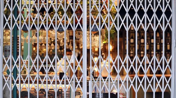Bar cerrado en Bilbao. Foto: Efe