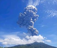 Indonesiako Ile Lewotolok sumendia erupzioan sartu da