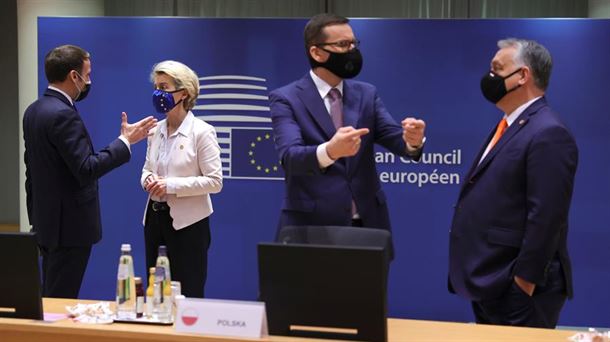 Macron y Von der Leyen durante una cumbre europea