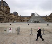 Louvre museoa, Versaillesko jauregia eta Parisko Lyon geltokia itxi dituzte, bonba mehatxu faltsuengatik