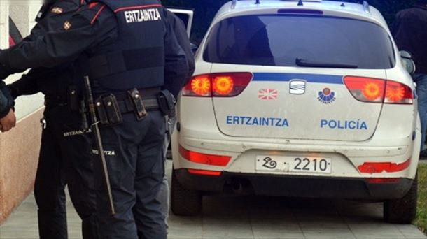 La Ertzaintza detiene al menos a 10 jóvenes en Donostia y Hernani en otra noche de incidentes - Vimarsana News