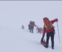La Ertzaintza rescata a dos montañeros atrapados por la nieve en Ganekogorta