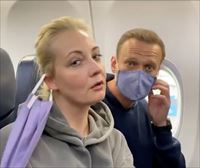 Alexei Navalni oposizioko buruzagia atxilotu dute, Moskura iritsi bezain pronto