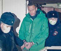 Alexei Navalni oposizioko burua ziega batean isolatu dute berrogeialdian