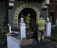El fuego causa graves daños materiales en una vivienda de Arrigorriaga