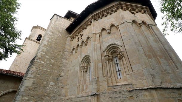 La iglesia de Añua data de principios del siglo XIII.
