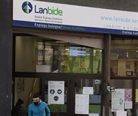 Detienen a un hombre en Elorrio por estafar 205 000 euros en ayudas sociales a través de Lanbide