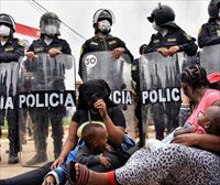 Tensión en la frontera entre Perú y Brasil por la llegada de centenares de migrantes