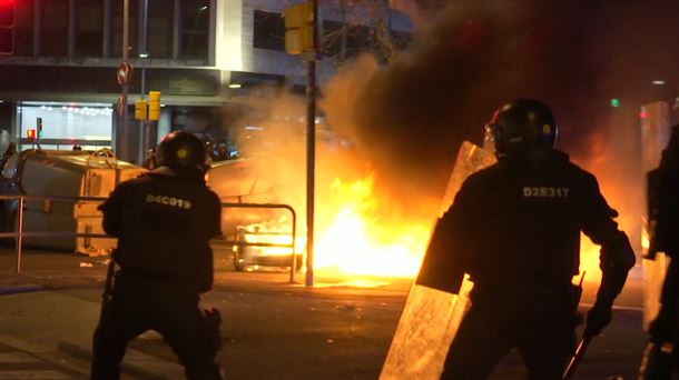 Incidentes en Barcelona. Imagen obtenida de un vídeo de ETB.
