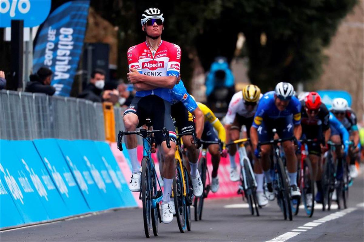 Van Poel gana la etapa 3 de la Tirreno-Adriático y Van Aert sigue líder