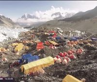 Hasi dira Everesterako bidea prestatzen turistentzat Nepalen