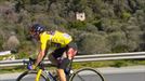 Roglic sufre una caída en la última etapa de la París-Niza, pero regresa al pelotón