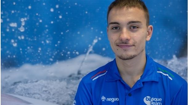 Iñigo Llopis nadador becado por la Fundación Basque Team