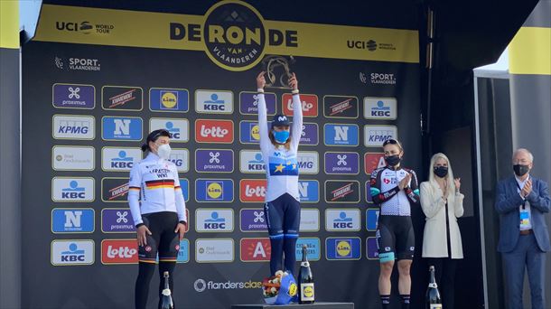 El podium del Tour de Flandes 2021
